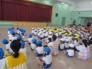 すいかわり🍉を行いました！ | お知らせ | 学校法人ワタナベ学園 幼保